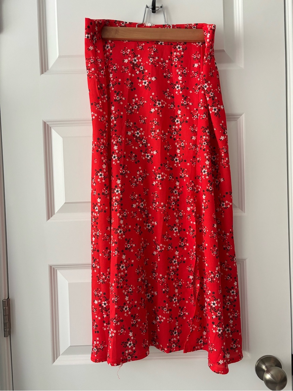 PrettyLittleThing Red Floral Midi Skirt 8